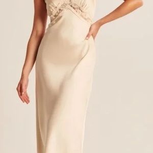 Abercrombie & Fitch Satin Slip Midi Dress (off-white)